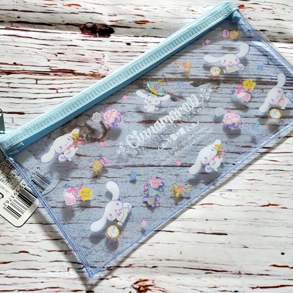 🆕️ SANRIO CINNAMOROLL ZIPPERED GLITTER POUCH 💙 - Picture 1 of 8
